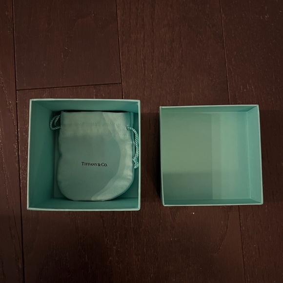 Tiffany&Co. box and dust bag empty packaging earrings bracelet necklace ring - Picture 7 of 7